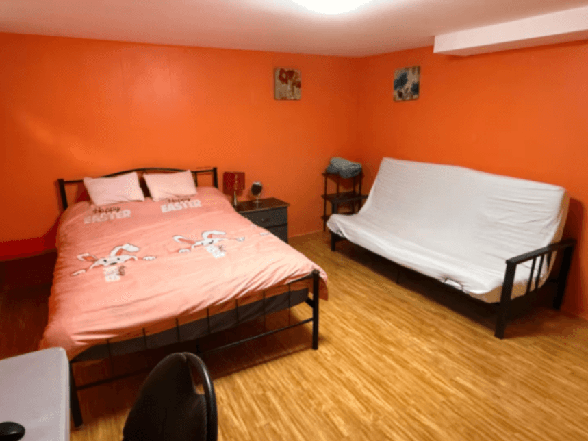 Motel style: 2 rooms, dining area, private washroom